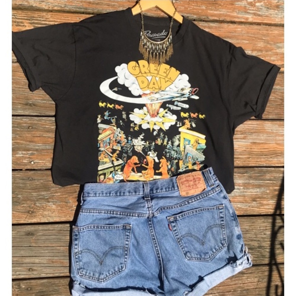 SOLD Vintage Green Day Tee - Picture 1 of 4